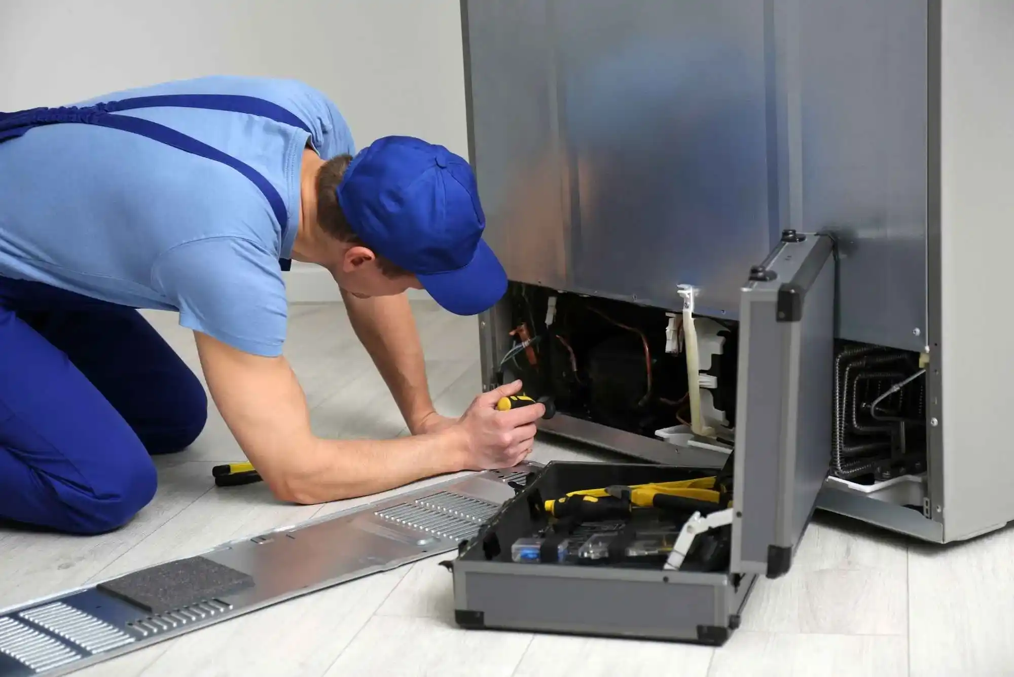 Who Can Handle Refrigerator Repairs in Dubai?